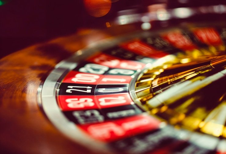hk data VIP Roulette live dealer interface showing multi-camera feed, betting grid, and real-time wheel spin